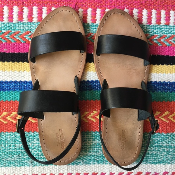 Urban Outfitters Shoes - UO GENUINE LEATHER SANDALS